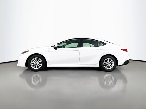 Certified 2025 Toyota Camry LE FWD image 4