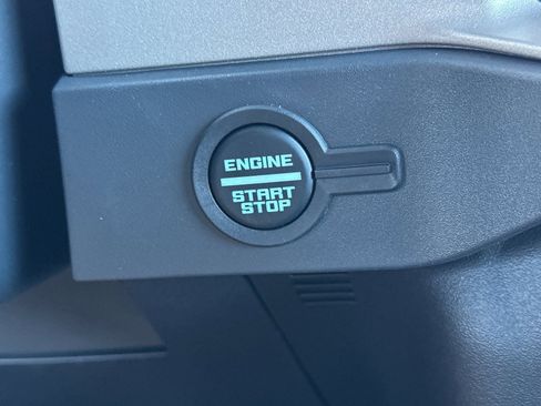 New 2025 Ford Bronco Outer Banks w/ Sasquatch Package image 24