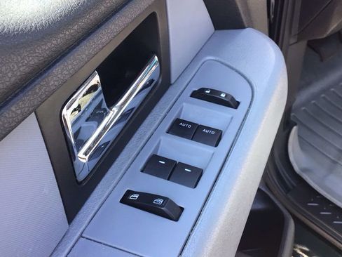 Used 2014 Ford F150 XLT w/ XLT Chrome Package image 19