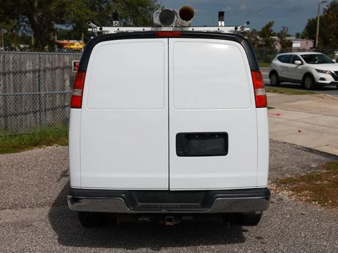 Used 2017 Chevrolet Express 2500 Extended RWD image 5