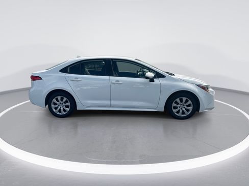 Used 2022 Toyota Corolla LE FWD image 10