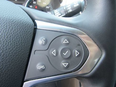 Used 2023 Chevrolet Traverse LT AWD/4WD image 14