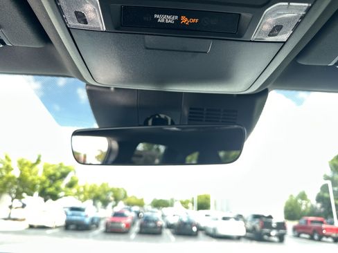 Certified 2025 Toyota Tacoma TRD Off-Road AWD/4WD image 27