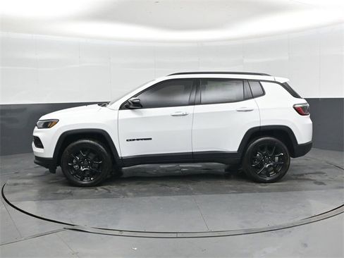 New 2026 Jeep Compass Latitude image 7