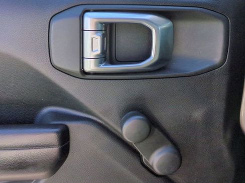 Used 2020 Jeep Gladiator Sport w/ Auxiliary Switch Group AWD/4WD image 13
