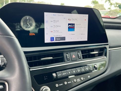 Certified 2024 Lexus ES 350 w/ Premium Package image 15