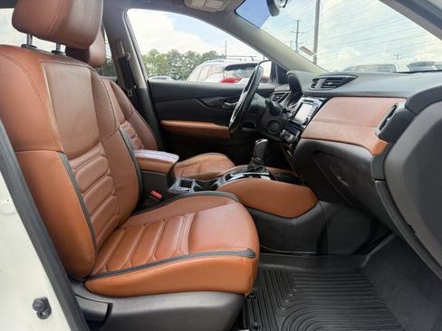 Used 2018 Nissan Rogue SL w/ Premium Package FWD image 15