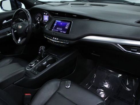 Used 2019 Cadillac XT4 Premium Luxury image 29
