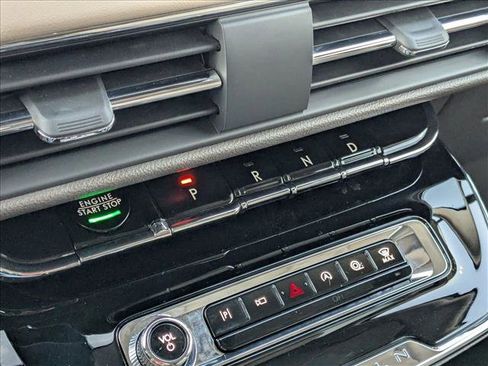 Used 2023 Lincoln Corsair Reserve image 18