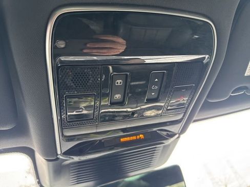 Used 2023 Land Rover Range Rover Sport SE Dynamic image 26