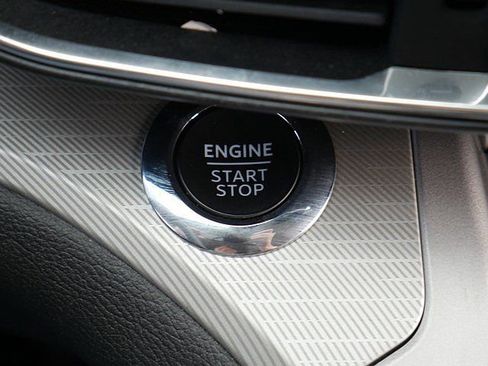 Used 2023 Ford Explorer XLT w/ Equipment Group 202A image 35