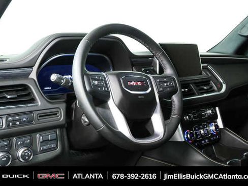 Used 2023 GMC Yukon SLT w/ SLT Premium Package image 4