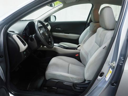 Used 2020 Honda HR-V LX image 11