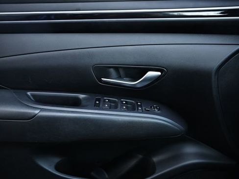 Used 2023 Hyundai Tucson SE image 14