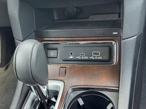 Used 2023 Subaru Ascent Touring AWD/4WD image 18