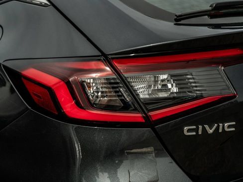 Used 2023 Honda Civic Sport Touring image 7