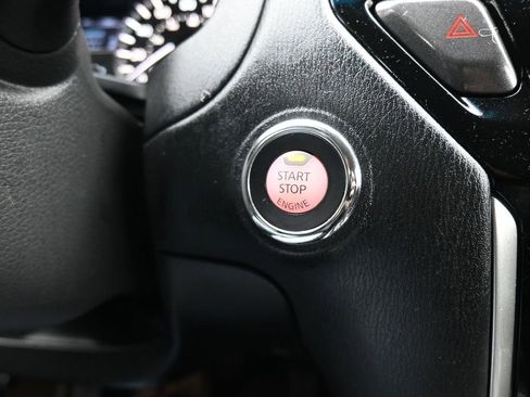 Used 2015 Nissan Pathfinder S image 19