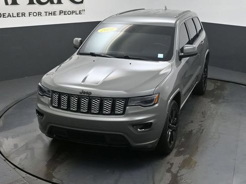 Used 2021 Jeep Grand Cherokee Laredo AWD/4WD image 45