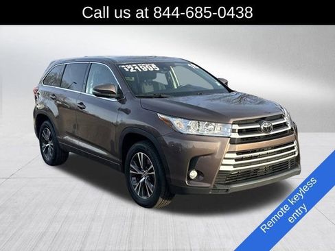 Used 2018 Toyota Highlander Plus image 3