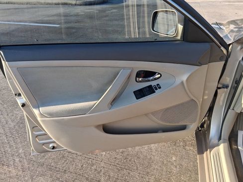 Used 2009 Toyota Camry LE image 23