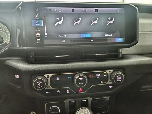 Certified 2025 Jeep Wrangler Sport AWD/4WD image 29