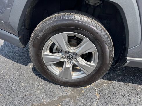 Used 2024 Toyota RAV4 XLE AWD/4WD image 30