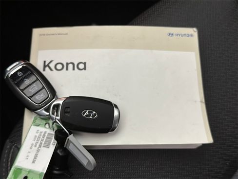 Used 2018 Hyundai Kona Limited image 28