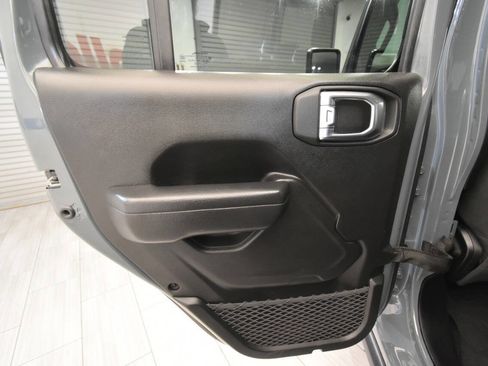 Used 2025 Jeep Wrangler Unlimited Rubicon 4xe AWD/4WD image 23