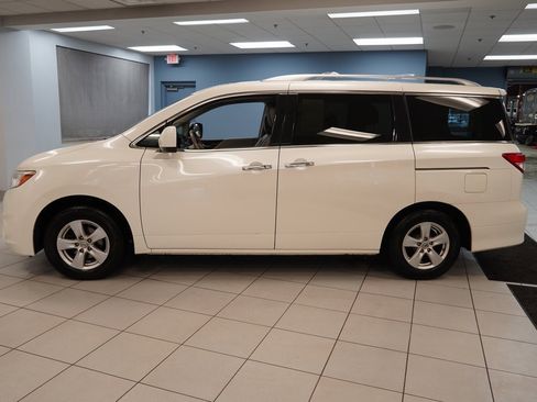 Used 2013 Nissan Quest SV w/ Leather Pkg image 2
