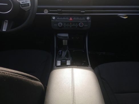 Certified 2025 Hyundai Tucson SE image 11