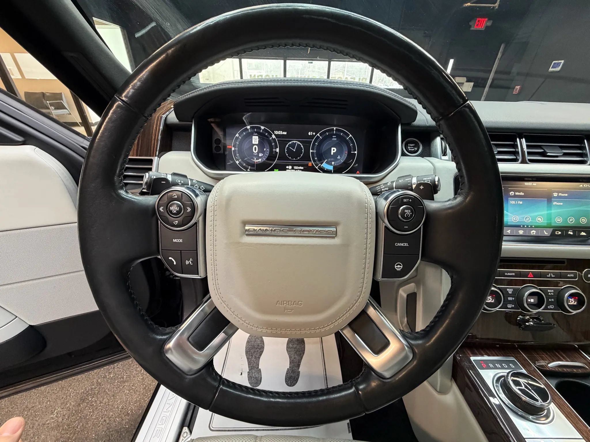 Used 2017 Land Rover Range Rover HSE AWD/4WD image 21