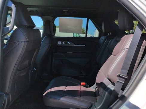 New 2026 Ford Explorer Platinum image 14