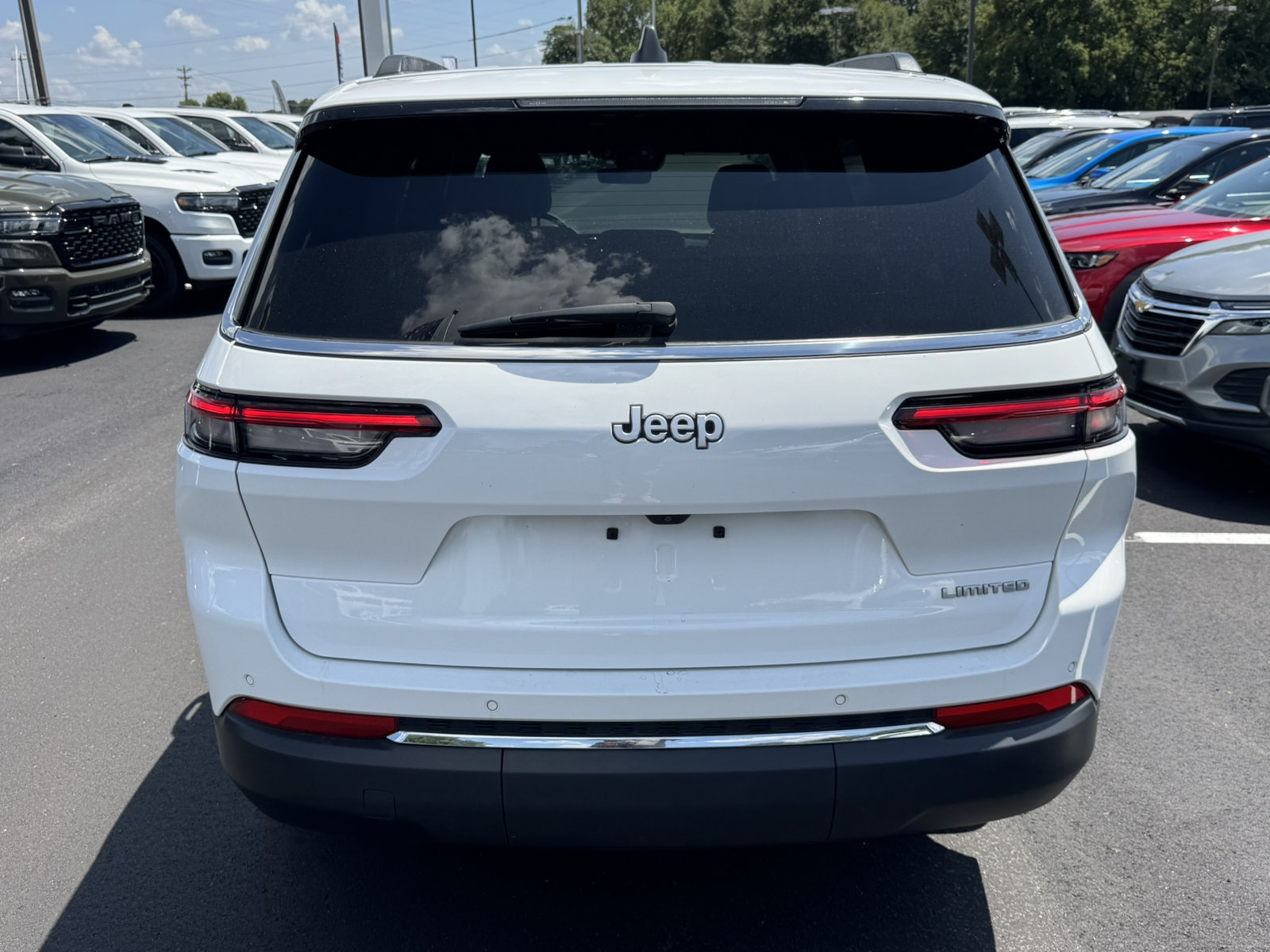Used 2025 Jeep Grand Cherokee L Limited RWD image 6