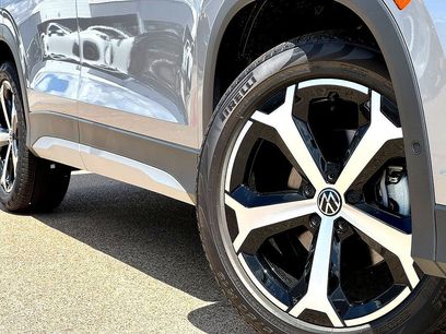 New 2026 Volkswagen Tiguan SE