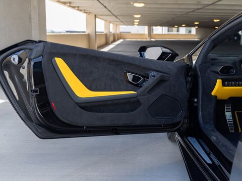 Used 2024 Lamborghini Huracan Tecnica image 33