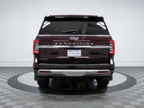 Used 2024 Ford Expedition Limited AWD/4WD image 6