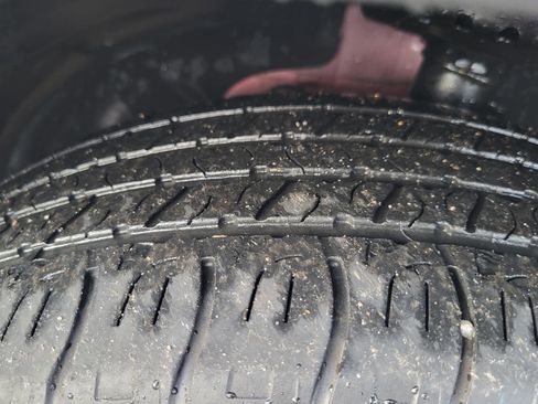 Used 2025 Chevrolet Trax LS w/ LS Convenience Package image 32