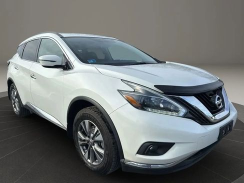 Used 2018 Nissan Murano SV image 3