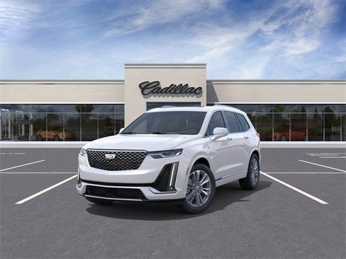 Used 2025 Cadillac XT6 Premium Luxury w/ Technology Package image 8