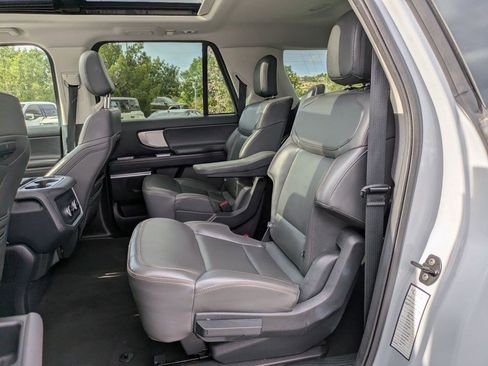 Used 2025 Ford Expedition Max Active AWD/4WD image 28