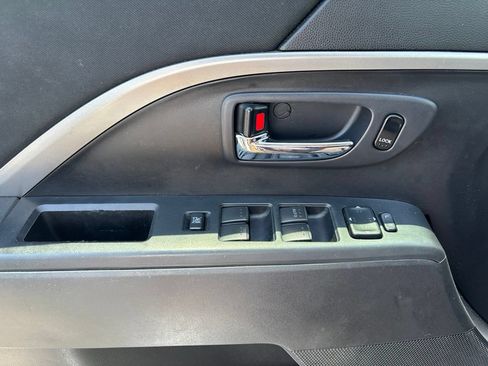 Used 2013 MAZDA MAZDA5 Sport FWD image 12