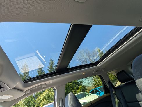 Used 2023 Nissan Rogue SL w/ SL Premium Package image 19