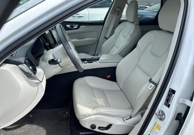 Used 2024 Volvo XC60 B5 Plus w/ Protection Package Premier AWD/4WD image 6