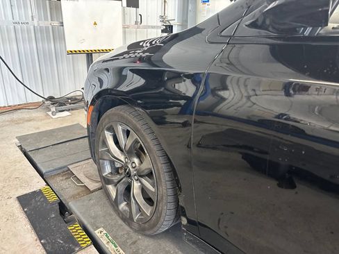 Used 2015 Chrysler 200 S w/ Comfort Group AWD/4WD image 3