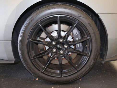 Used 2020 Ford Mustang Shelby GT350 w/ Technology Package image 57