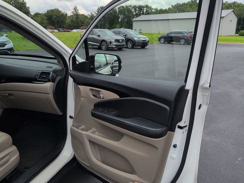 Used 2017 Honda Pilot Touring image 50