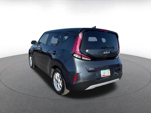 Used 2025 Kia Soul LX w/ LX Technology Package FWD image 11