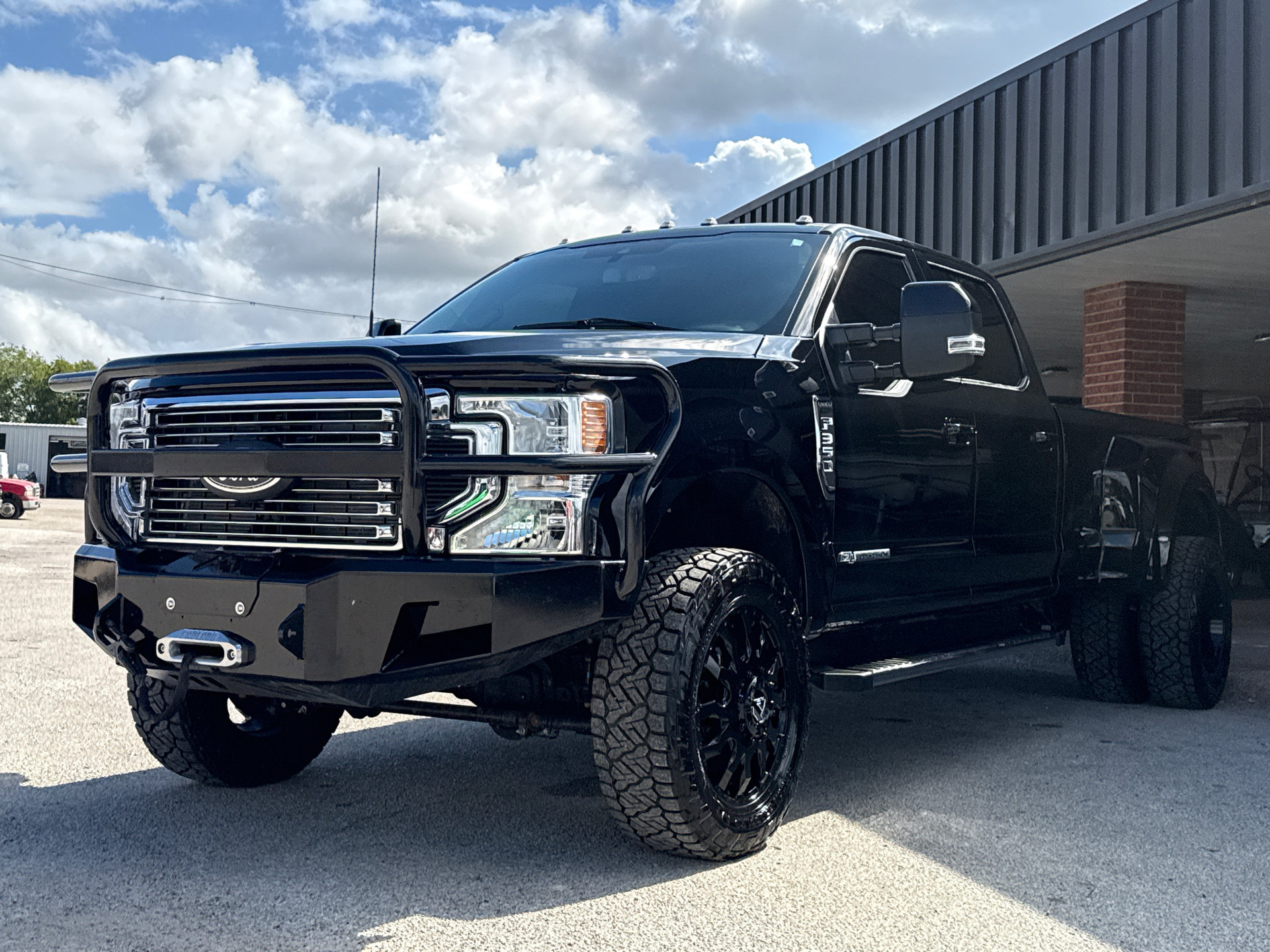 Used 2022 Ford F350 Lariat w/ Lariat Ultimate Package AWD/4WD image 3