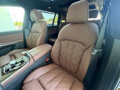 Used 2026 BMW X7 xDrive40i AWD/4WD image 26
