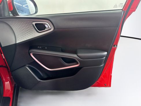 Used 2024 Kia Soul LX w/ Option Group 015 FWD image 30